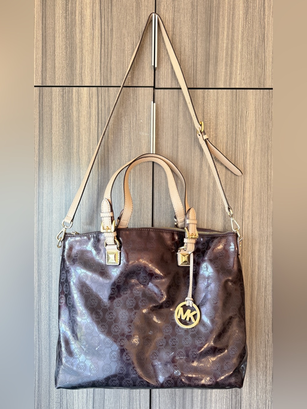 Michael Kors Jet Set Tote Satchel Bag Mono Patent Signature Logo Coffee